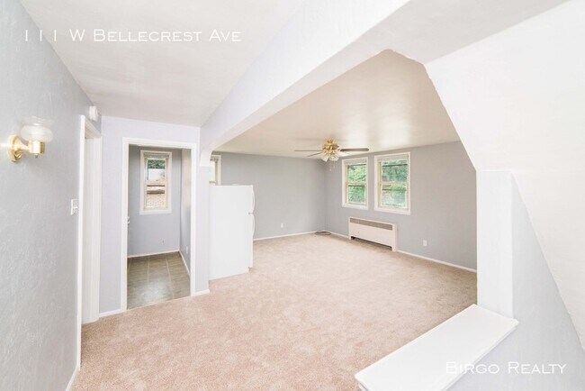 Building Photo - 111 W Bellecrest Ave