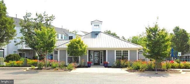 Building Photo - 301 Shipyard Dr