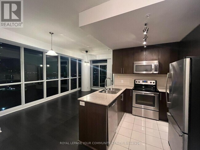 Building Photo - 3985 Grand Park Dr