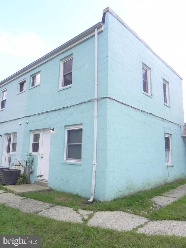 2532 Iverson St, Temple Hills, MD 20748 Condo for Rent in Temple