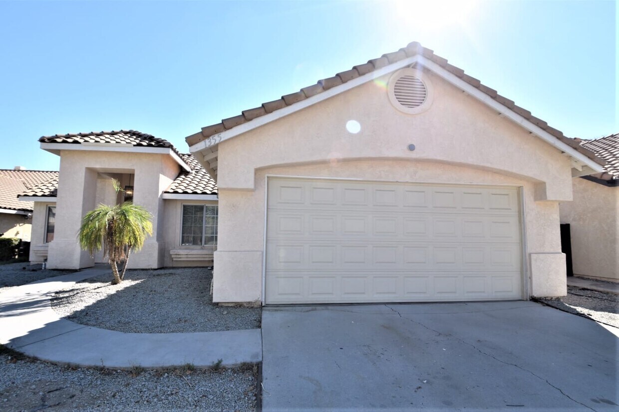 1355 Avenida House Rental in San Jacinto, CA