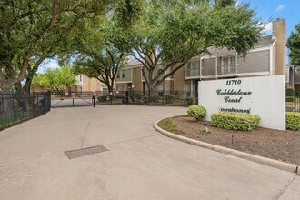 Building Photo - 11710 Southlake Dr