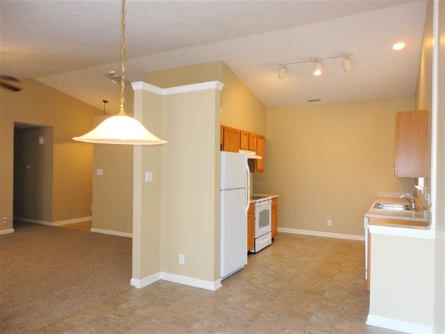 Building Photo - 1740 Brookview Drive