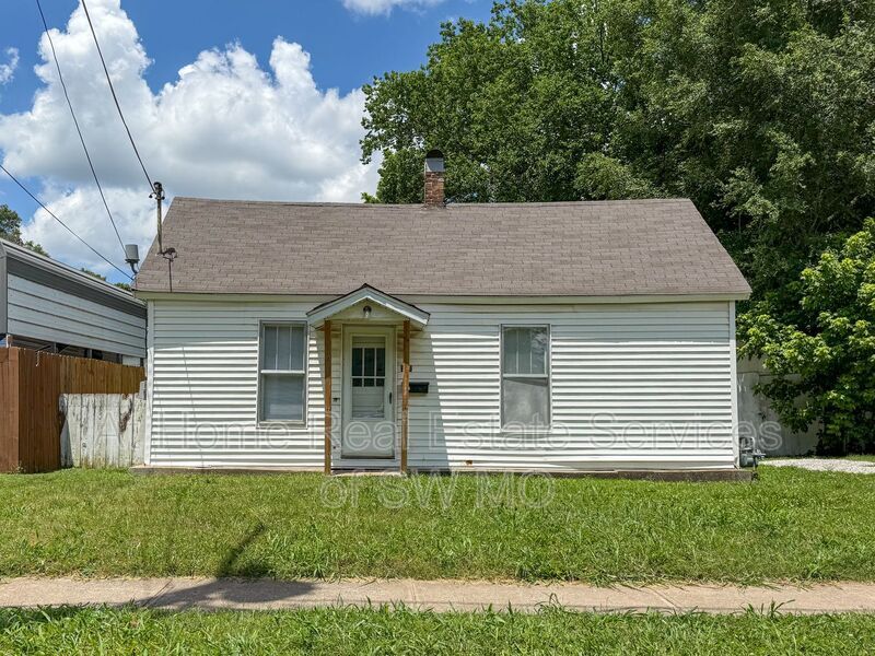 Primary Photo - 521 W High St