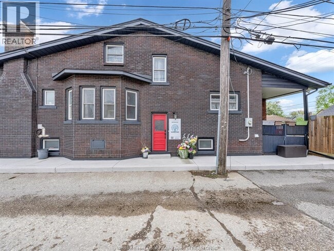 Building Photo - 1029 PARENT LOWER