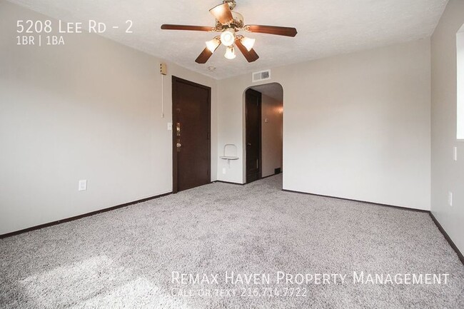 Foto del edificio - 5208 Lee Rd #2, Maple Hts - 1 bed 1 bath a...