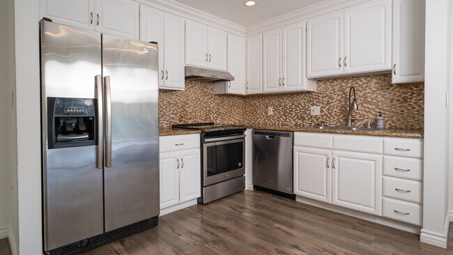 Foto del edificio - 102 Scholz Plz