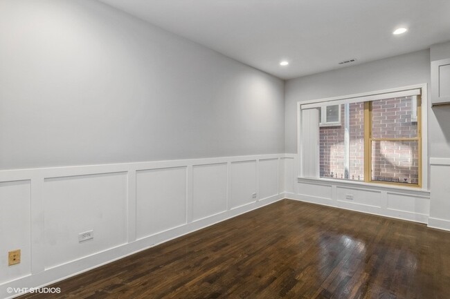 Building Photo - 4212 S King Dr