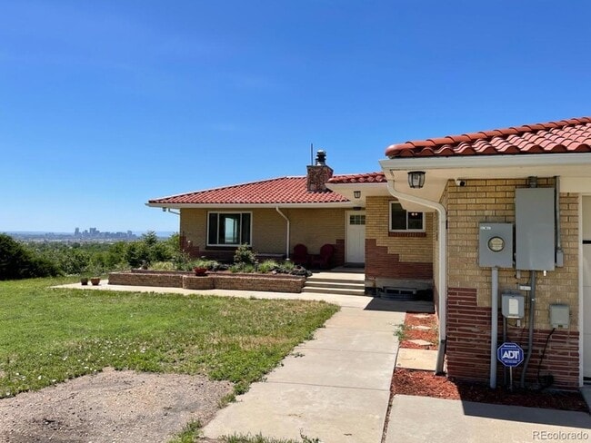 Foto del edificio - 7966 Elmwood Ln