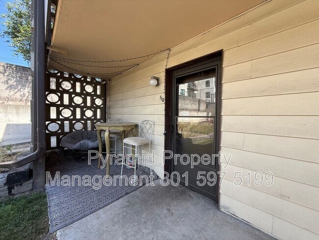 Building Photo - 1555 E 3900 S
