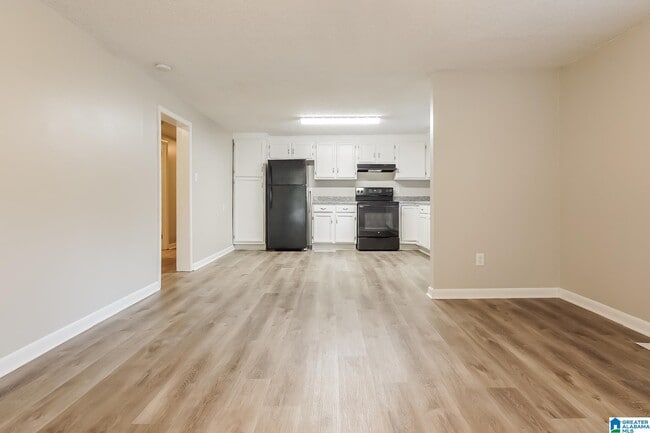 Foto del edificio - 2112 Headrick Rd