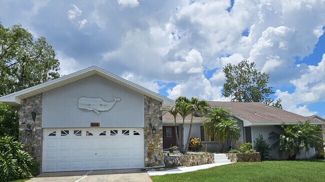 Foto del edificio - 2210 Bayou Dr