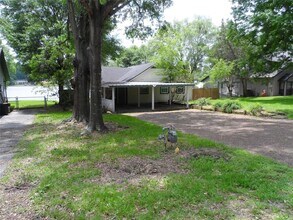 Building Photo - 13545 Northshore Loop