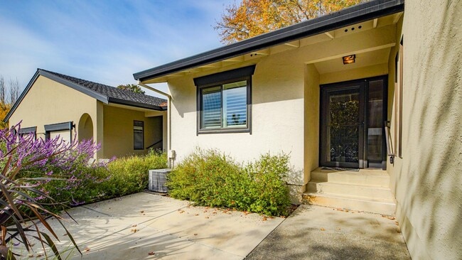 Building Photo - 156 Vineyard Cir