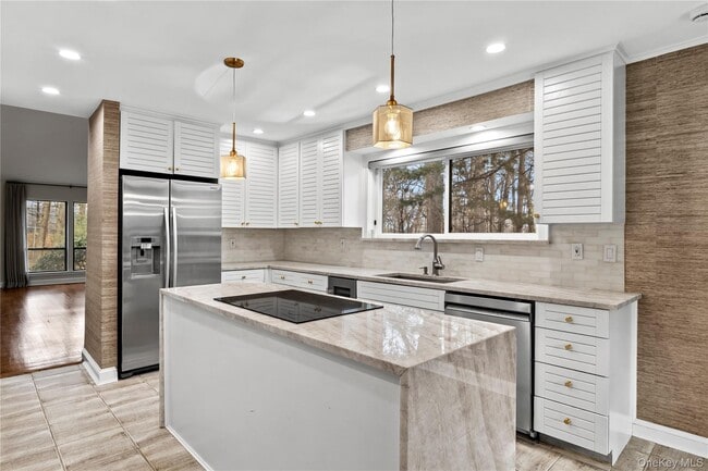 Building Photo - 1 Yale Dr