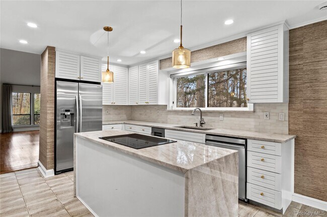 Foto del edificio - 1 Yale Dr