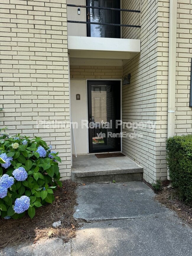 Building Photo - 311 Peachtree Hills Ave NE