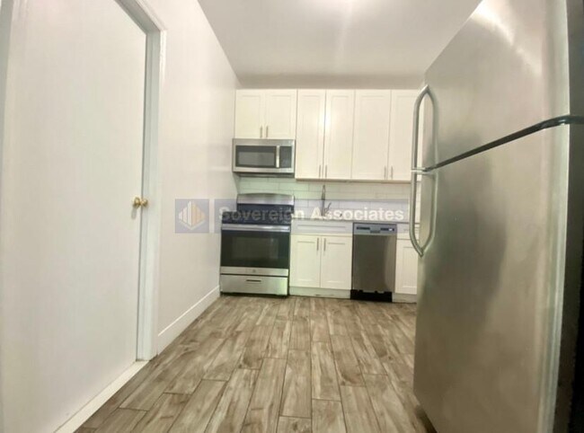 Foto del edificio - 184 Claremont Avenue