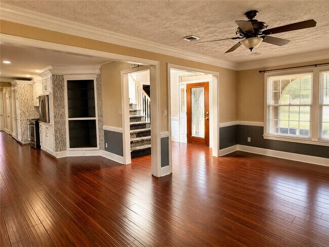 Foto del edificio - 4225 Friar Tuck Ln
