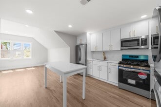 Building Photo - 5 Pavonia Ct