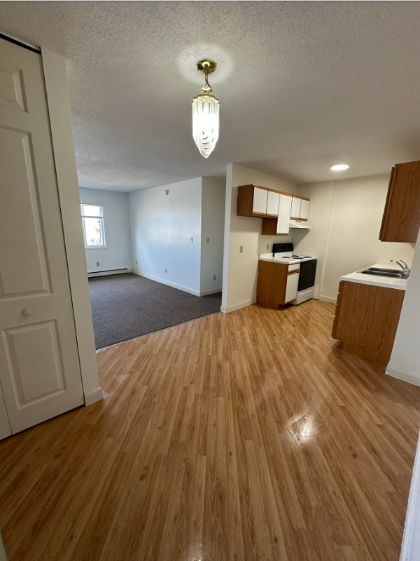 Foto principal - 1516 1st St E