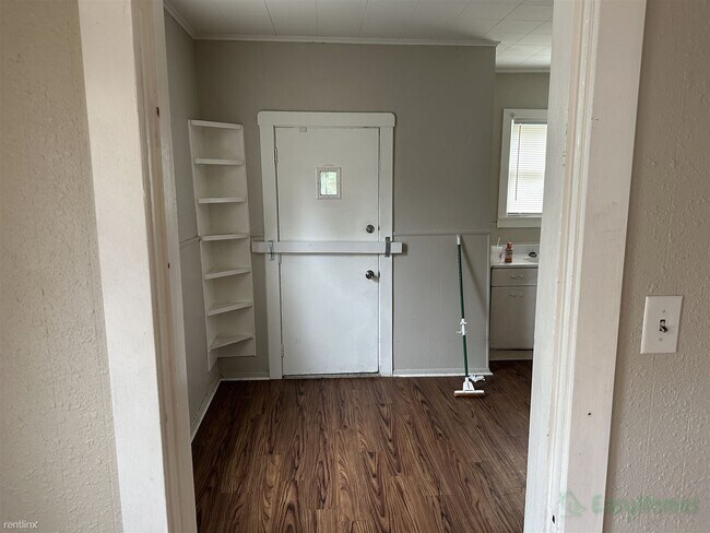 Foto del edificio - 2 br, 1 bath House - 605 Northeast Rock Is...