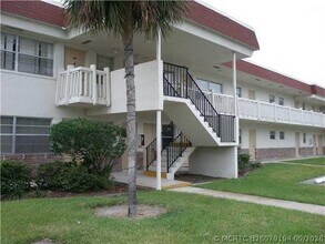 Building Photo - 4165 SW 67th Ave