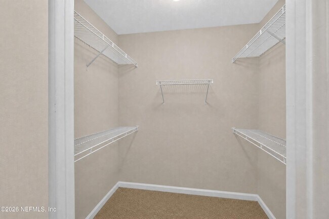 Foto del edificio - 10075 Gate Pkwy N