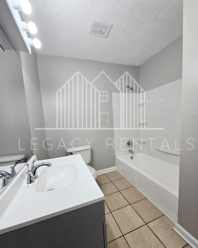 Building Photo - 107 Robbins Dr