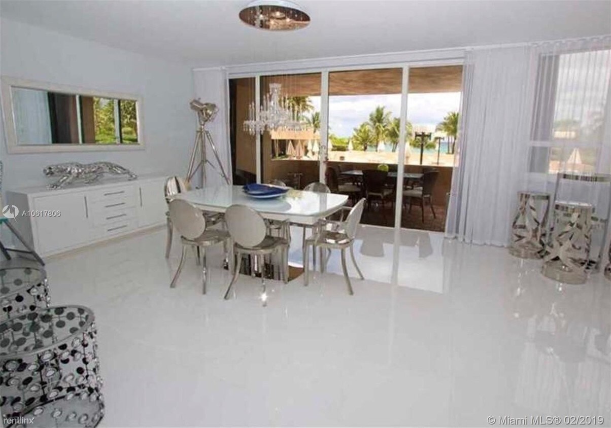 Primary Photo - 10165 Collins Ave