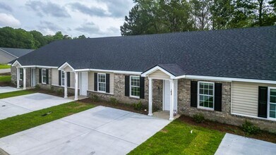 Building Photo - 1021 Wadley Cir