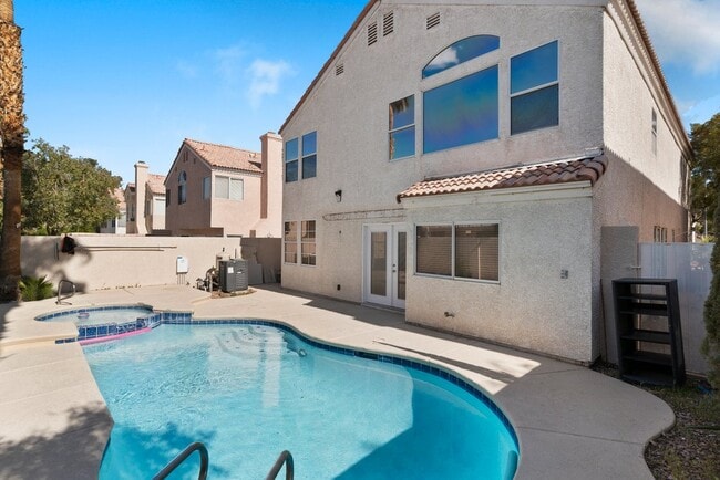 Building Photo - 7820 Millhopper Ave