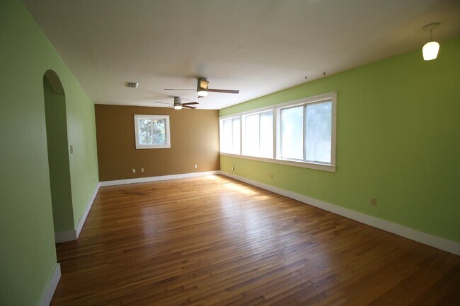 Building Photo - Beautifully updated 3/2 brick home w/ hard...