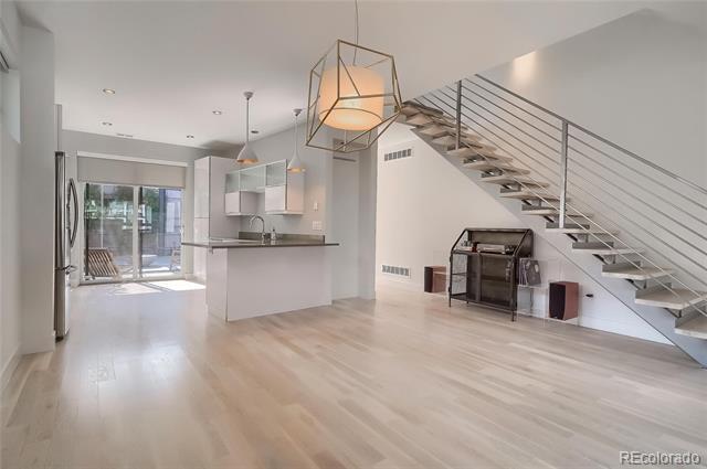 Foto del edificio - 3445 Wyandot St