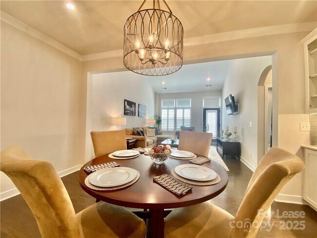 Building Photo - 6509 Winterfell Ct