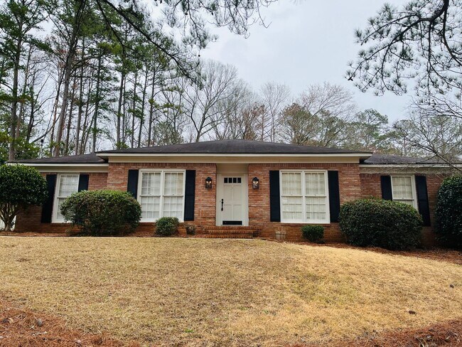 Building Photo - Wow! Renovated 3 bedroom 2 bathroom home i...