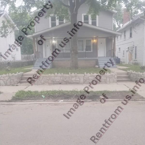 Foto principal - 743 S Terrace Ave