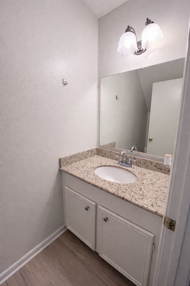 Building Photo - 68 Dogwood Ln