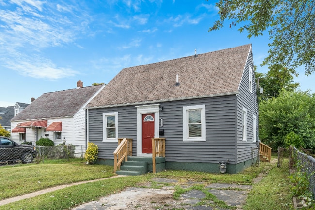 Building Photo - 127 Oak St