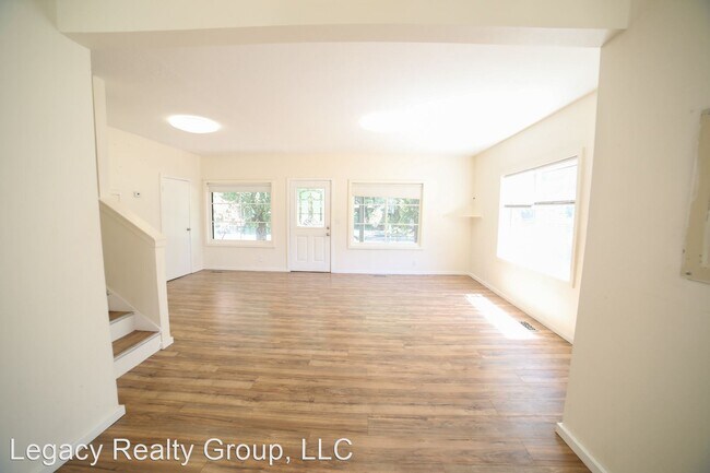 Building Photo - 3 br, 2 bath House - 5439 SE 89th Ave