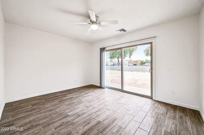 Building Photo - 7956 W Glendale Ave