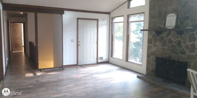 Foto del edificio - 3 br, 2 bath House - 1080 Powell Wright Rd