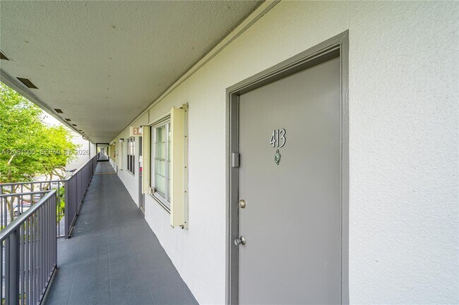 Foto del edificio - 300 SW 134th Way