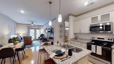 Hawthorne at Weaverville photo'