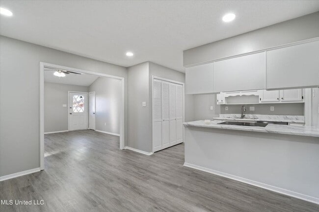 Building Photo - Shadow Oaks Parkway 3865