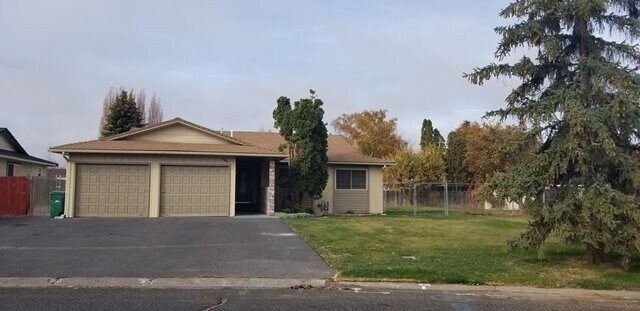 Primary Photo - Update home in great neighborhood