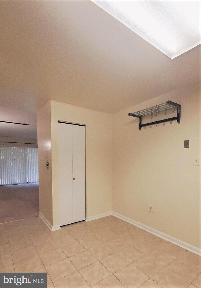 Building Photo - 5139 Dudley Ln