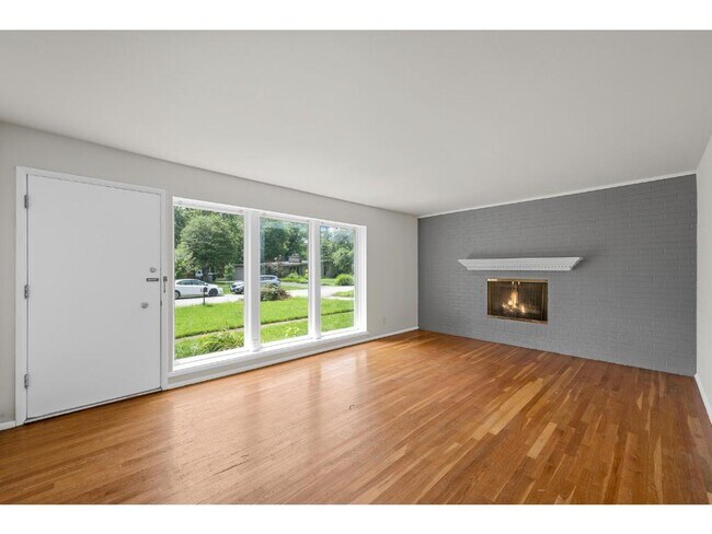 Building Photo - 718 Wenneker Dr