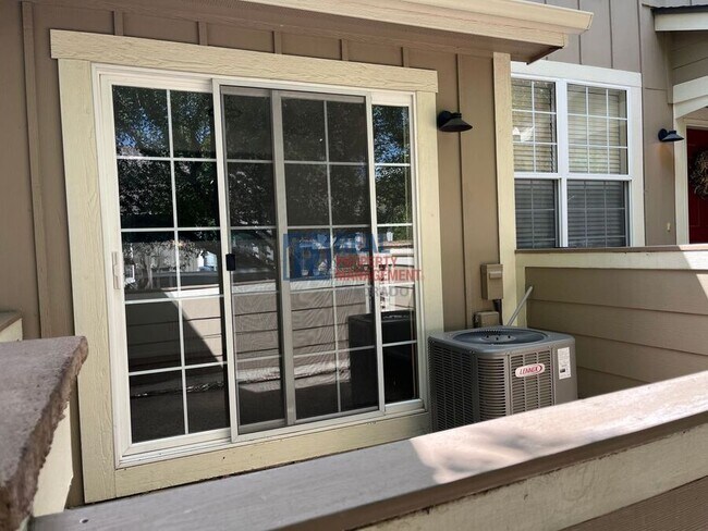 Foto del edificio - 2138 Copper Creek Dr