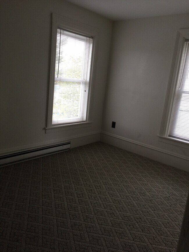 Building Photo - 61 Sailly Ave